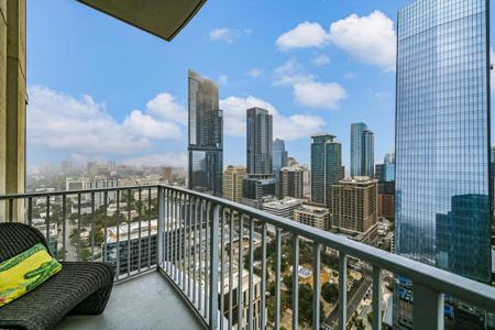 360 Nueces ST
