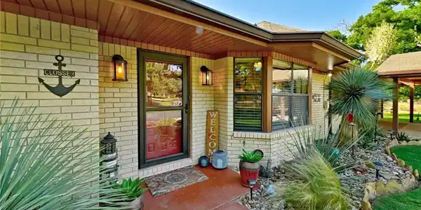 722 S Chaparral