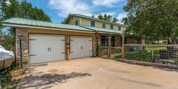 745 Driftwood LN