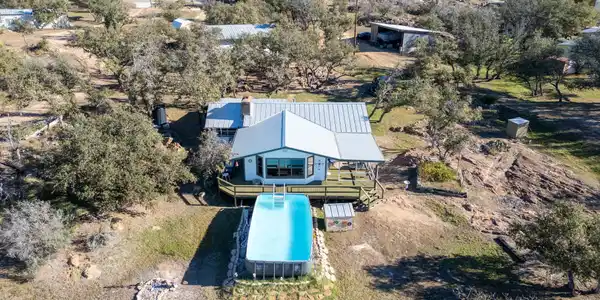 501 Bumpy Ridge DR