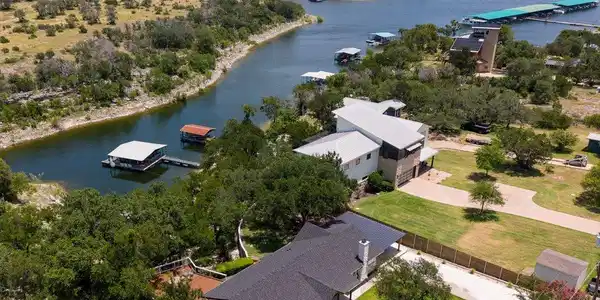 20100 Siesta Shores DR