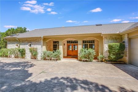 6103 Lake Shore DR
