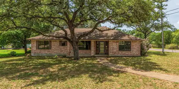 201 River Lake DR