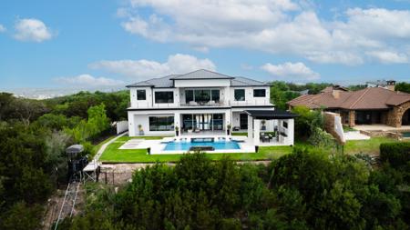 912 Watercliffe