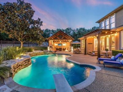 2204 Demona DR