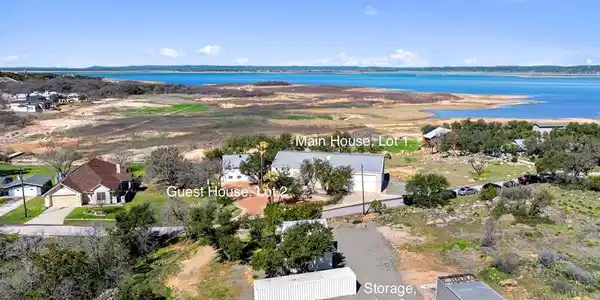 206 Lakeshore DR