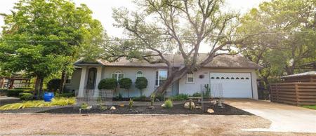 110 Lakeshore DR