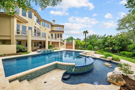 15903 Soleil CT