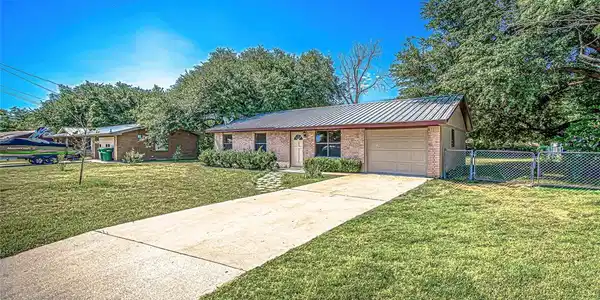 1114 Mulberry DR