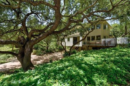 3915 Bonnell DR