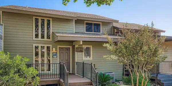 203 S Venture BLVD