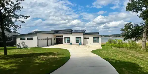125 Peninsula DR