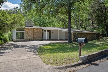 7 Hull Circle DR