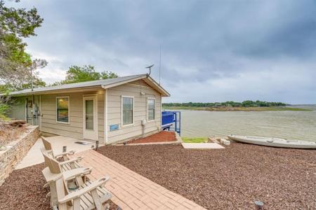 603 Waterway LN