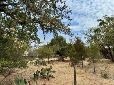 327 E Briar DR