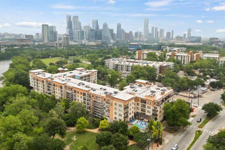 1900 Barton Springs RD