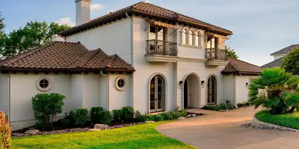 609 Lake Estates DR