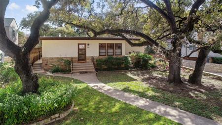 1511 Chelsea LN