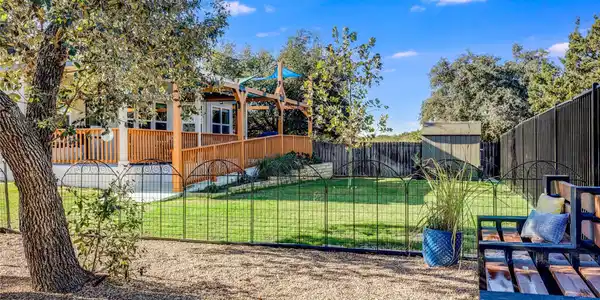21400 Santa Rosa Ave