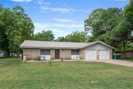 215 Flamingo CIR