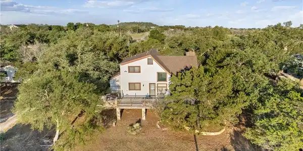 202 Echo LN
