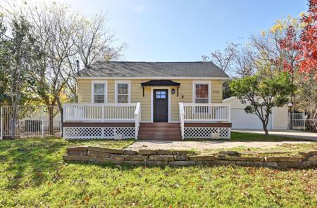 9703 Saugus LN