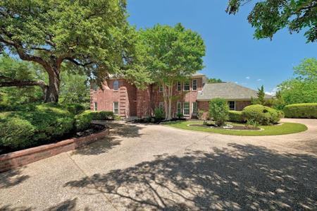901 N Weston LN