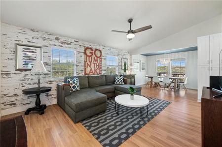 1331 Lake Shore DR