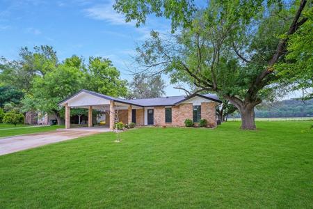 801 Pecan ST