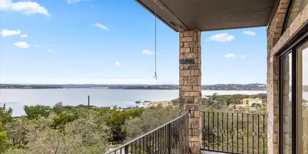 13816 Lake View DR