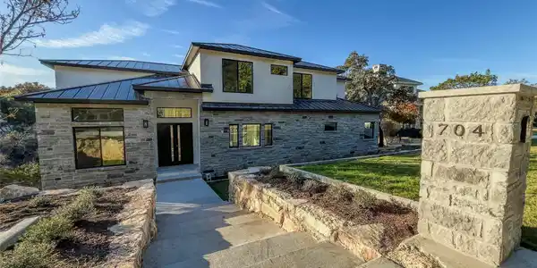704 Bermuda ST