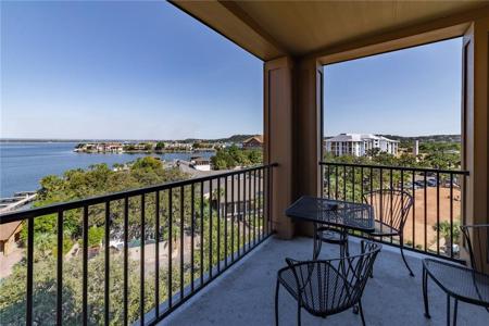 101 West Bank DR