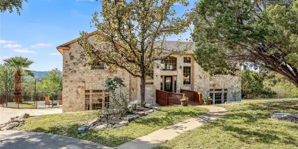 20805 Madison CV