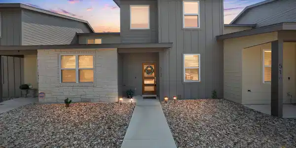 512 Palmer DR