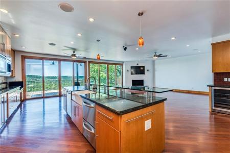 4802 Twin Valley DR