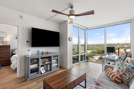 300 Bowie ST