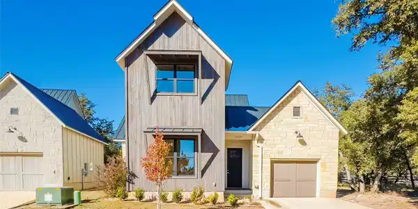 2404 Bruin DR
