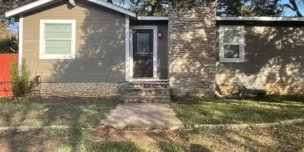 18302 Red Bud LN