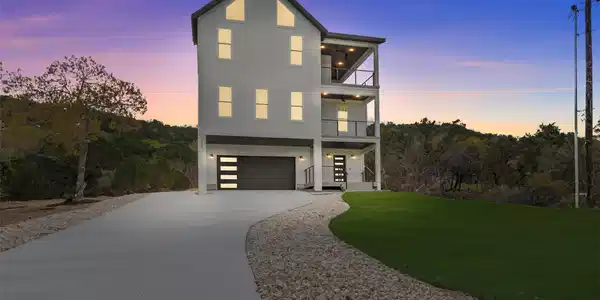 11005 Beach RD