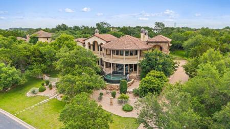 312 Camino Arbolago