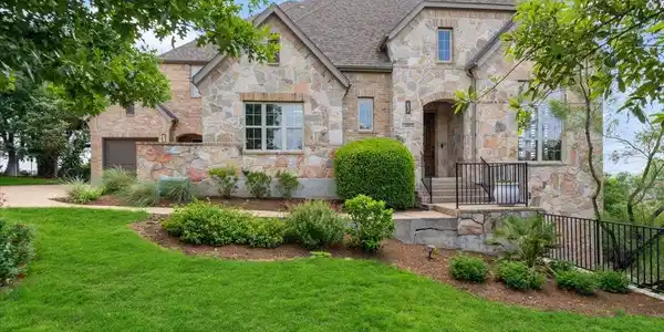457 Santaluz LN