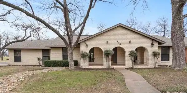 318 Columbine