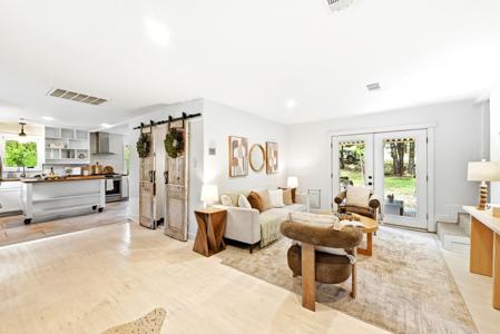 2802 De Soto DR
