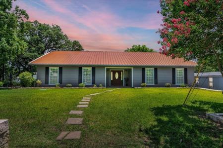 221 County Road 136c