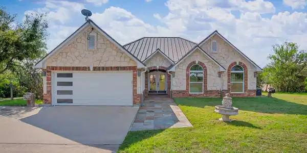 493 Chimney Cove DR