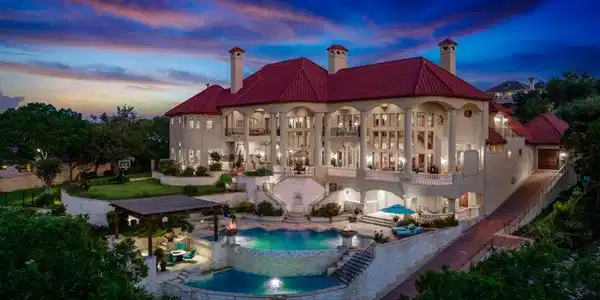211 Costa Bella DR
