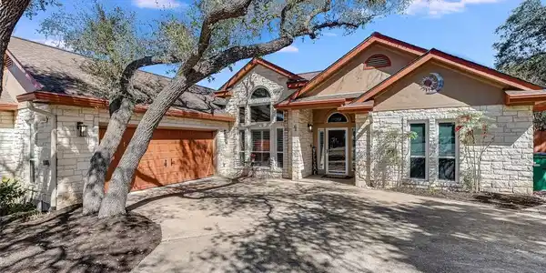 21602 Lakefront CV