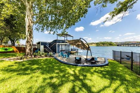 114 Riverbend LN