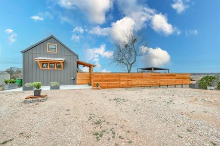 6814 River Oaks DR