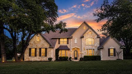 2611 Demona DR